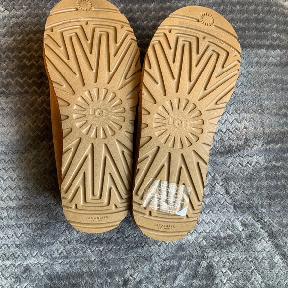 EUC Women’s UGG Tasman Chestnut In Box Size 10 - Picture 17 of 17